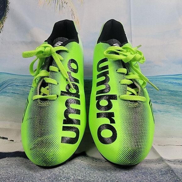 Umbro Neon Green/Black Soccer Cleats Boys 4.5 - Picture 9 of 9
